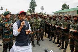 रक्षामंत्री राजनाथ ने दिए संकेत, साल के अंत में हो सकते हैं जम्मू कश्मीर में चुनाव 