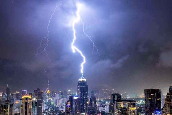 लाकडाउन के दौरान बिजली गिरने की घटनाओं में आई कमी -वायुमडंल में एरोसॉल की मात्रा में कमी आना है कारण लाकडाउन के दौरान बिजली गिरने की घटनाओं में आई कमी -वायुमडंल में एरोसॉल की मात्रा में कमी आना है कारण
