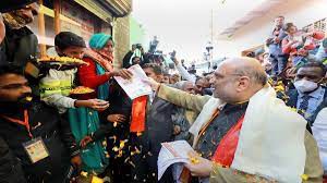 उत्तर प्रदेश चुनाव अगले 20 वर्षों के लिए राज्य की दिशा तय करेगा: अमित शाह - जम्मू कश्मीर में अनुच्छेद 370 हटाने को लेकर कांग्रेस, सपा और बसपा के विरोध को लेकर भी निशाना साधा उत्तर प्रदेश चुनाव अगले 20 वर्षों के लिए राज्य की दिशा तय करेगा: अमित शाह - जम्मू कश्मीर में अनुच्छेद 370 हटाने को लेकर कांग्रेस, सपा और बसपा के विरोध को लेकर भी निशाना साधा
