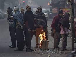 दिल्ली सहित पूरे उत्तर भारत में कड़ाके की ठंड दिल्ली सहित पूरे उत्तर भारत में कड़ाके की ठंड