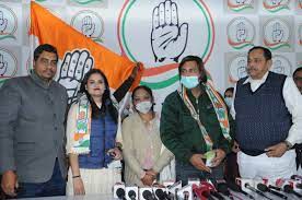 लगातार बढ़ रहा है कांग्रेस का कुनबा! लगातार बढ़ रहा है कांग्रेस का कुनबा!