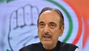शिवसेना ने आजाद को पद्म भूषण देने को लेकर हुए विवाद को गलत बताया शिवसेना ने आजाद को पद्म भूषण देने को लेकर हुए विवाद को गलत बताया