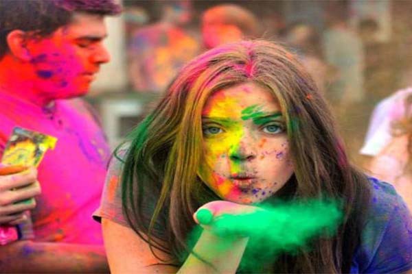 होली खेलते समय रखें ये सावधानियां होली खेलते समय रखें ये सावधानियां