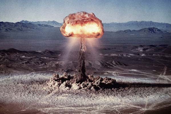 परमाणु बमों को 'युद्धक ड्यूटी' में लगाने के फैसले से दहशत  -रुस के पास है 4 हजार परमाणु बमों का जखीरा