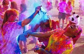 भक्ति और भाईचारे के रंगों से सजा है होली का त्यौहार भक्ति और भाईचारे के रंगों से सजा है होली का त्यौहार