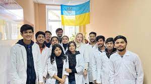 यूक्रेन से स्वदेश लौटे भारतीय छात्रों में अब करियर को लेकर बढ़ी चिंताए यूक्रेन से स्वदेश लौटे भारतीय छात्रों में अब करियर को लेकर बढ़ी चिंताए