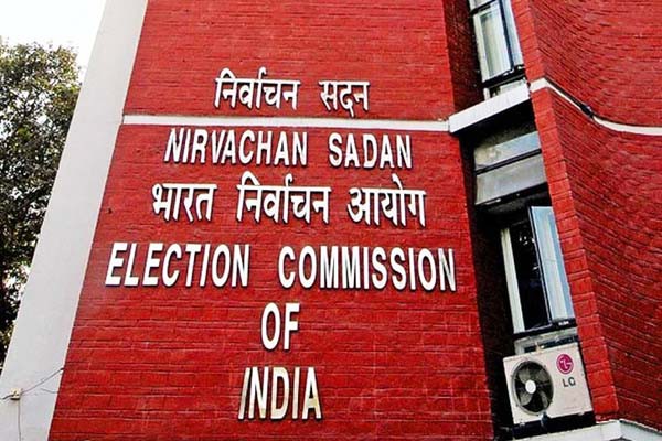 अखिलेश के आरोपों के बीच निर्वांचन आयोग का दावा-सभी ईवीएम पूरी तरह सुरक्षित अखिलेश के आरोपों के बीच निर्वांचन आयोग का दावा-सभी ईवीएम पूरी तरह सुरक्षित