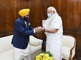 पंजाब के मुख्यमंत्री भगवंत मान ने पीएम मोदी से की मुलाकात पंजाब के मुख्यमंत्री भगवंत मान ने पीएम मोदी से की मुलाकात