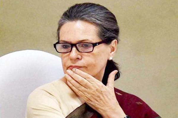 मैं राहुल और प्रियंका इस्तीफे के लिए तैयार सीडब्ल्यूसी की बैठक में बोलीं सोनिया गांधी मैं राहुल और प्रियंका इस्तीफे के लिए तैयार सीडब्ल्यूसी की बैठक में बोलीं सोनिया गांधी