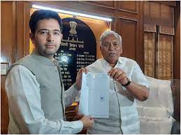 आप नेता राघव चड्ढा ने विधायक पद से दिया इस्तीफा आप नेता राघव चड्ढा ने विधायक पद से दिया इस्तीफा