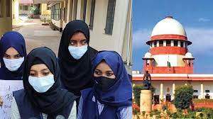 हिजाब मामले पर सुप्रीम कोर्ट का जल्द सुनवाई से इंकार, मामले में सनसनी फैलाने से बचें हिजाब मामले पर सुप्रीम कोर्ट का जल्द सुनवाई से इंकार, मामले में सनसनी फैलाने से बचें