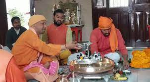 महाशिवरात्रि पर सीएम योगी ने किया रुद्राभिषेक, अखिलेश, माया ने दी बधाई -महाशिवरात्रि का पावन पर्व हमें लोक कल्याण के लिए प्रतिबद्ध होने की प्रेरणा देता है महाशिवरात्रि पर सीएम योगी ने किया रुद्राभिषेक, अखिलेश, माया ने दी बधाई -महाशिवरात्रि का पावन पर्व हमें लोक कल्याण के लिए प्रतिबद्ध होने की प्रेरणा देता है
