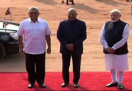 श्रीलंकाई राष्ट्रपति का पीएम मोदी ने की अगवानी में औपचारिक स्वागत श्रीलंकाई राष्ट्रपति का पीएम मोदी ने की अगवानी में औपचारिक स्वागत