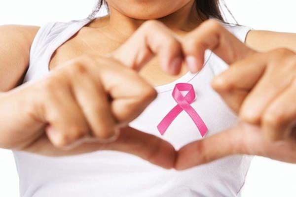 स्तन कैंसर के प्रति जागरुक रहें 
