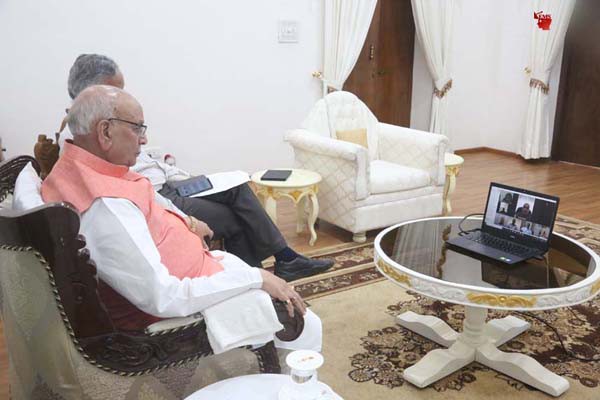 घर से कार्य कर सामाजिक दायित्व के निर्वहन का मॉडल बनाएं कुलपति : राज्यपाल श्री टंडन घर से कार्य कर सामाजिक दायित्व के निर्वहन का मॉडल बनाएं कुलपति : राज्यपाल श्री टंडन