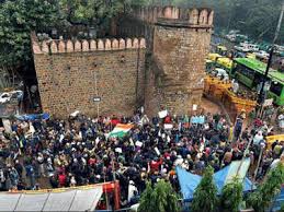 सीएए के खिलाफ प्रदर्शन पर दिल्ली पुलिस ने तुर्कमान गेट को शाहीन बाग बनने से रोका सीएए के खिलाफ प्रदर्शन पर दिल्ली पुलिस ने तुर्कमान गेट को शाहीन बाग बनने से रोका