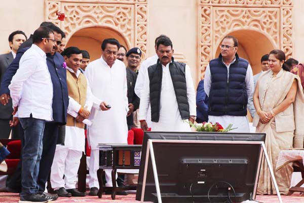 मुख्यमंत्री कमलनाथ ने हनुवंतिया में 72 करोड़ रू. लागत के 35 कार्यो का किया शुभारंभ मुख्यमंत्री कमलनाथ ने हनुवंतिया में 72 करोड़ रू. लागत के 35 कार्यो का किया शुभारंभ
