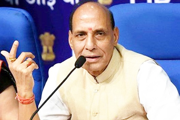 कौन सा गजब कर दिया, राफेल की पूजा ही तो की : राजनाथ -कहा, राफेल की पूजा पर बेवजह किया जा रहा है विवाद कौन सा गजब कर दिया, राफेल की पूजा ही तो की : राजनाथ -कहा, राफेल की पूजा पर बेवजह किया जा रहा है विवाद