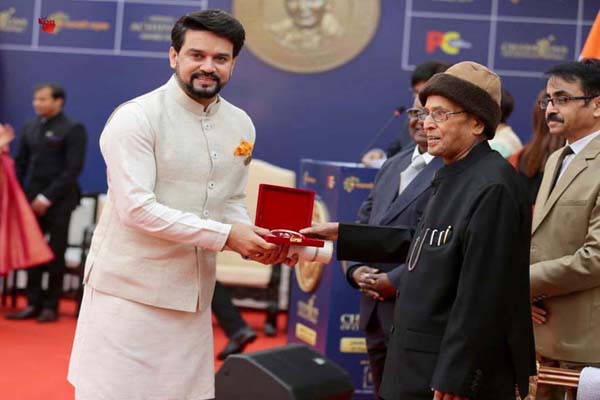 अनुराग सिंह ठाकुर समाज सेवा के क्षेत्र में उत्कृष्ट योगदान देने के चलते “चैंपियनस फ़ॉर चेंज-2019 “ के अवॉर्ड से सम्मानित अनुराग सिंह ठाकुर समाज सेवा के क्षेत्र में उत्कृष्ट योगदान देने के चलते “चैंपियनस फ़ॉर चेंज-2019 “ के अवॉर्ड से सम्मानित