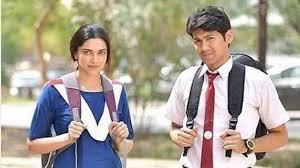 स्कूल ड्रेस में नजर आयीं दीपिका स्कूल ड्रेस में नजर आयीं दीपिका