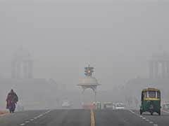 पहाड़ों पर हो रही बर्फबारी से ठिठुरा उत्तर भारत, सर्द हवाओं और कोहरे ने बढ़ाई मुश्किल पहाड़ों पर हो रही बर्फबारी से ठिठुरा उत्तर भारत, सर्द हवाओं और कोहरे ने बढ़ाई मुश्किल