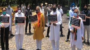 हिरासत में दिल्ली बीजेपी अध्यक्ष आदेश गुप्ता हिरासत में दिल्ली बीजेपी अध्यक्ष आदेश गुप्ता