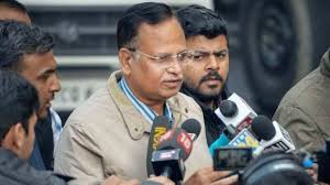 अन्ना आंदोलन से निकले सत्येंद्र जैन हैं केजरीवाल के भरोसेमंद साथी अन्ना आंदोलन से निकले सत्येंद्र जैन हैं केजरीवाल के भरोसेमंद साथी