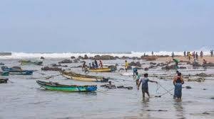 कोरोना महामारी के बीच अम्फानी का तूफानी खतरा कोरोना महामारी के बीच अम्फानी का तूफानी खतरा
