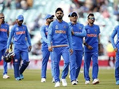 भारत ने टॉस जीतकर गेंदबाजी का फैसला किया भारत ने टॉस जीतकर गेंदबाजी का फैसला किया