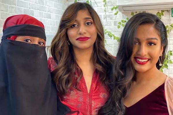 खतीजा को बुर्के में देखकर तस्लीमा को होती है घुटन खतीजा को बुर्के में देखकर तस्लीमा को होती है घुटन