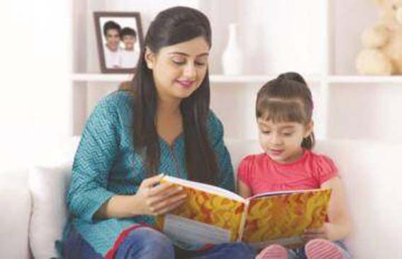 बच्चों को पढ़ाई के अलावा किताबें भी पढ़ने को दें बच्चों को पढ़ाई के अलावा किताबें भी पढ़ने को दें