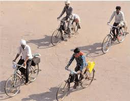 संकट में साथी बनी साइकिल संकट में साथी बनी साइकिल