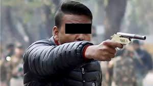 हमलावर के दावे- दोस्त से उधार लिया तमंचा, अकेले पहुंचा जामिया हमलावर के दावे- दोस्त से उधार लिया तमंचा, अकेले पहुंचा जामिया