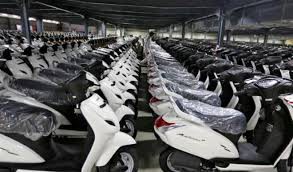 होंडा मोटरसाइकिल ने ग्रीन और ऑरेंज जोन में डीलरों के साथ काम शुरू किया डैमलर इंडिया भी चालू करेगी कारखाने