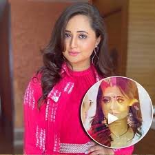 रश्मि देसाई ने रंग बरसे पर लगाए जमकर ठुमके रश्मि देसाई ने रंग बरसे पर लगाए जमकर ठुमके