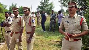 (हैदराबाद) गैंगरेप एनकाउंटर- पुलिस ने बताया, आरोपियों ने उनके हथियार छीनकर भागने की थी कोशिश