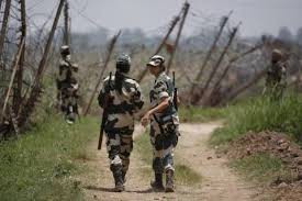 भारतीय सेना की जबावी कार्रवाई से डरा पाकिस्तान, पीएम इमरान, राष्ट्रपति और आईएसआई चीफ ने की बैठक 