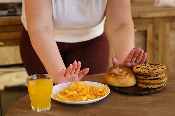 फायदे-नुकसान सोचे बिना खाना मोटापे से जुड़ा 
