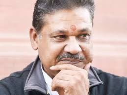 कीर्ति आजाद ने की इस्तीफे की पेशकश, सोनिया ने ठुकराई कीर्ति आजाद ने की इस्तीफे की पेशकश, सोनिया ने ठुकराई