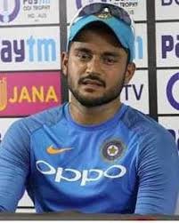 मनीष को टीम में शामिल नहीं करने पर भड़के प्रशंसक मनीष को टीम में शामिल नहीं करने पर भड़के प्रशंसक