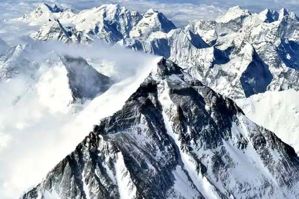 माउंट एवरेस्ट की ऊंचाई 4 मीटर कम हुई माउंट एवरेस्ट की ऊंचाई 4 मीटर कम हुई