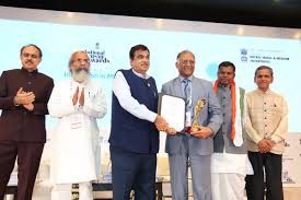 मंत्री नितिन गडकरी ने राष्ट्रीय एमएसएमई पुरस्कार प्रदान किए मंत्री नितिन गडकरी ने राष्ट्रीय एमएसएमई पुरस्कार प्रदान किए