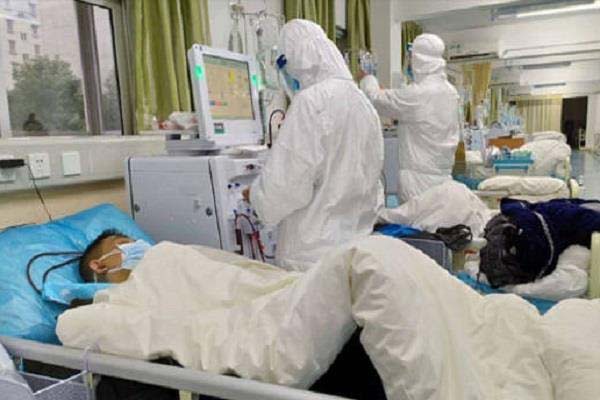 चीन ने कोरोना वायरस की वैक्सीन की तैयार - मेजर जनरल को लगाया पहला इंजेक्शन चीन ने कोरोना वायरस की वैक्सीन की तैयार - मेजर जनरल को लगाया पहला इंजेक्शन