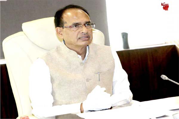 न डरना है, न रूकना है, हमें तो बस जीतना है: मुख्यमंत्री श्री चौहान मुख्यमंत्री ने राजस्व विभाग के मैदानी अमले का बढ़ाया हौसला न डरना है, न रूकना है, हमें तो बस जीतना है: मुख्यमंत्री श्री चौहान मुख्यमंत्री ने राजस्व विभाग के मैदानी अमले का बढ़ाया हौसला