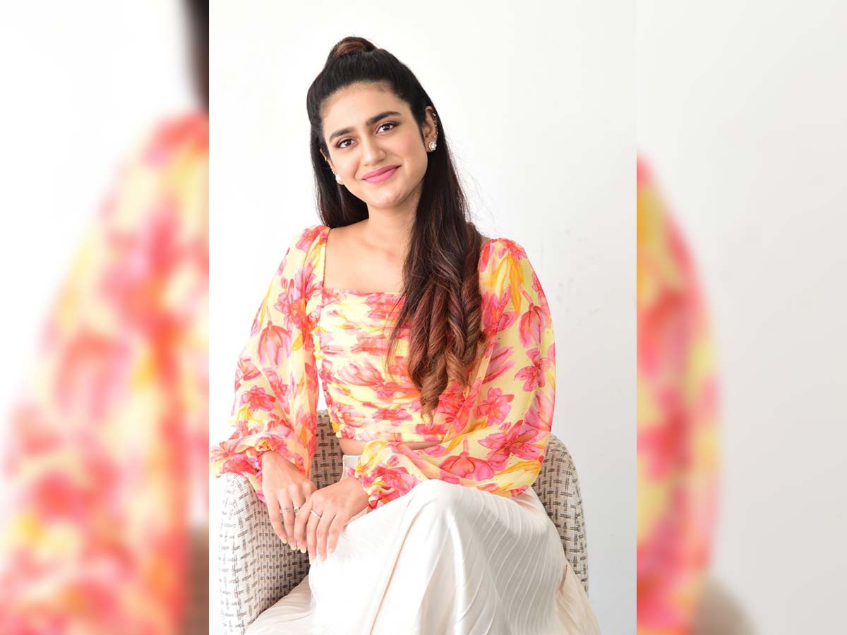 `ఇష్క్` మూవీకి తప్పకుండా ప్రతి ఆడియన్ రిలేట్ అవుతారు - హీరోయిన్ ప్రియా ప్రకాశ్ వారియర్. `ఇష్క్` మూవీకి తప్పకుండా ప్రతి ఆడియన్ రిలేట్ అవుతారు - హీరోయిన్ ప్రియా ప్రకాశ్ వారియర్.