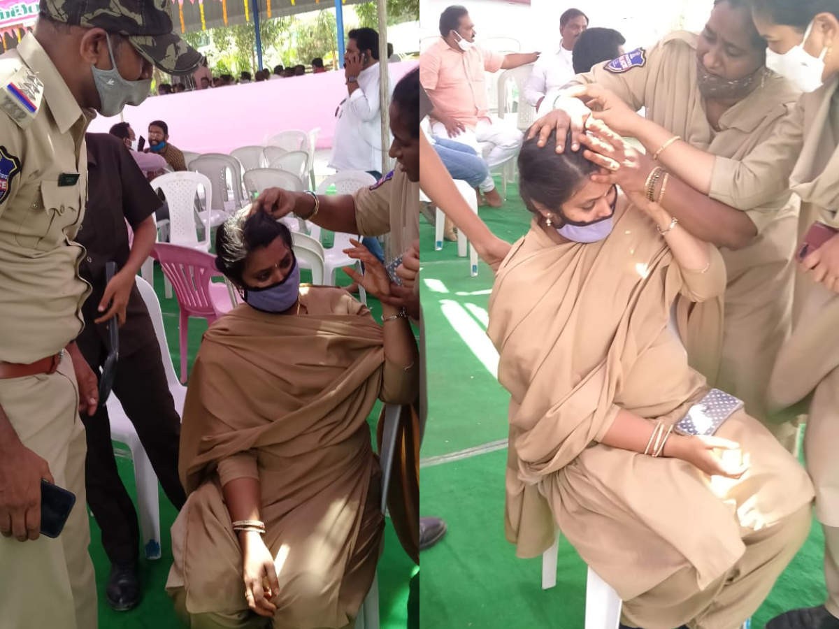 రెచ్చిపోయిన టీఆర్ఎస్ కార్యకర్తలు రెచ్చిపోయిన టీఆర్ఎస్ కార్యకర్తలు