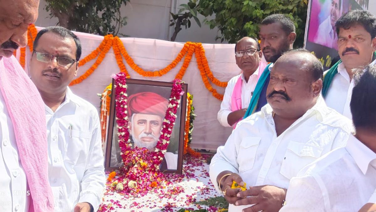 మహాత్మా జ్యోతిభాపూలే జయంతి సందర్భంగా ఢిల్లీలో నివాళులు మహాత్మా జ్యోతిభాపూలే జయంతి సందర్భంగా ఢిల్లీలో నివాళులు