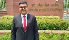 యూపీఎస్సీలో టాప్ ఆదిత్యశ్రీ వాత్సవ యూపీఎస్సీలో టాప్ ఆదిత్యశ్రీ వాత్సవ