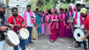 బీఆర్ఎస్ సభకు ఆహ్వానాలు బీఆర్ఎస్ సభకు ఆహ్వానాలు
