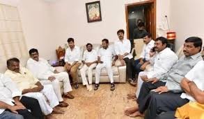 నెల్లూరు టీడీపీలో అసంతృప్తి తమ్ముళ్లు నెల్లూరు టీడీపీలో అసంతృప్తి తమ్ముళ్లు